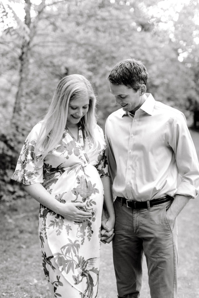 black and white maternity photos